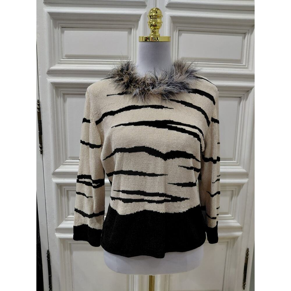 Elizabeth womens sweater animal stripe and feather accent size Large